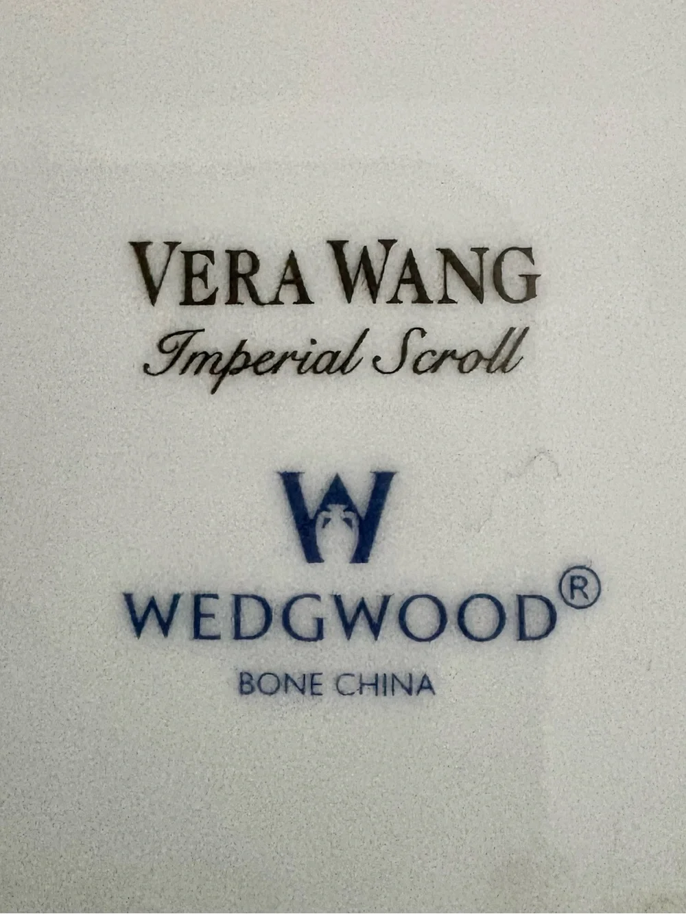 Vera Wang Imperial Scroll 5 piece Place setting NEW !  Wedgwood China! Silver